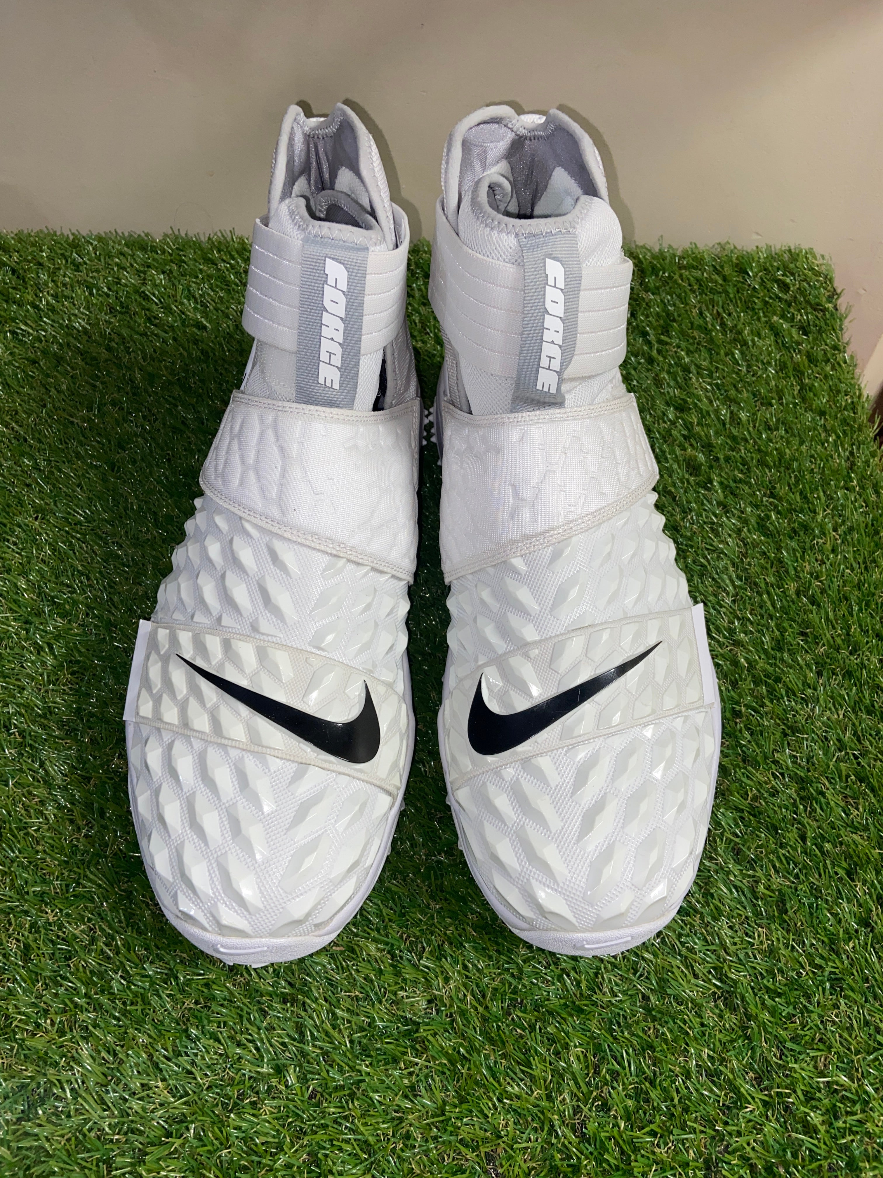 Nike Force Savage Elite Shark Rubber Football Cleats White  display picture 1