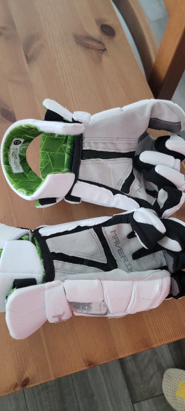 New Player's Maverik M5 Lacrosse Gloves Large