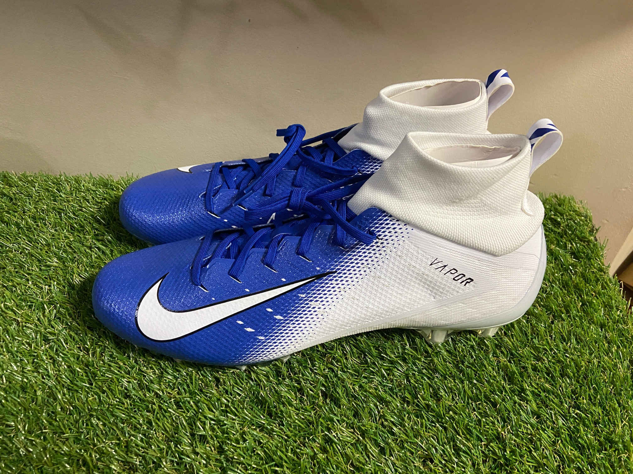 Nike Vapor Untouchable Pro 3 PE Football Cleats AO3021-145 White Blue Men 15 NEW
