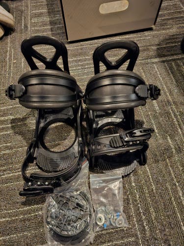 Used Kid's XS Snowboard Bindings All Mountain XS - J13-Y3