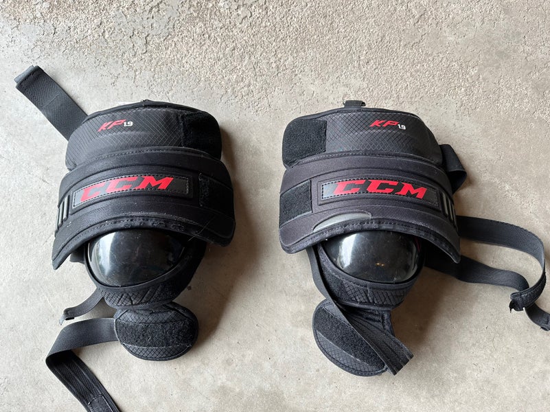 CCM KP 1.9 Goalie Knee Pads - Intermediate