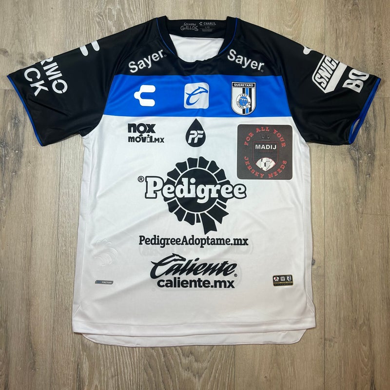 New nueva camisa de El Salvador 2023 /2024 Nueva $39.99 S M L XL 2XL I also  carry other jerseys please check my other posts, thanks! for Sale in Las  Vegas, NV - OfferUp