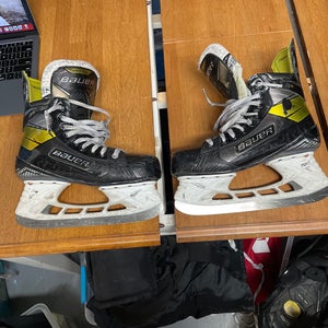 Used Bauer Size 6.5 Supreme 3S Hockey Skates