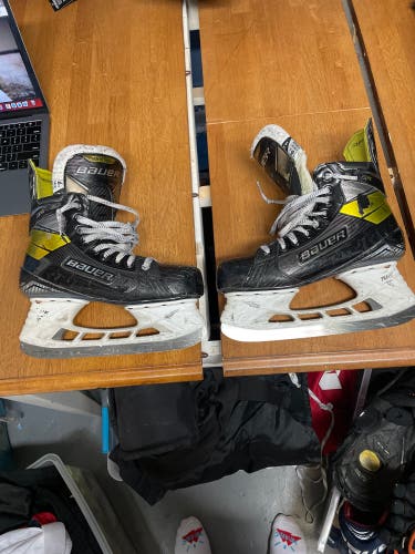 Used Bauer Size 6.5 Supreme 3S Hockey Skates
