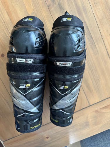 New Bauer Supreme 3S Pro Shin Pads