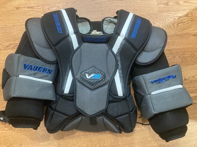 Used Senior/Adult Medium Vaughn Velocity V9 XFP Goalie Chest Protector