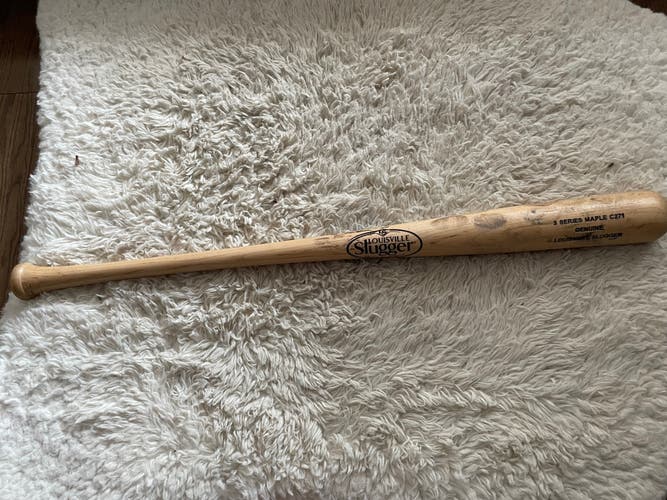 Used Louisville Slugger Maple Genuine Maple Series Bat (-3) 29 oz 32"