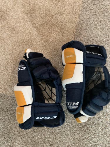 Used CCM C300 Gloves 13"