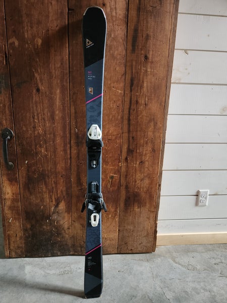 Used Women's Fischer 140 cm All Mountain My Aspire Skis With Bindings
