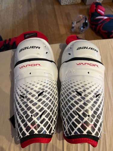 Used Bauer Vapor lil rookie Shin Pads