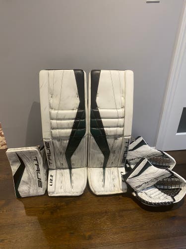 True L12.2 Pro Stock Goalie Leg Pads And 2 Gloves Blocker Full Set Size 35+2