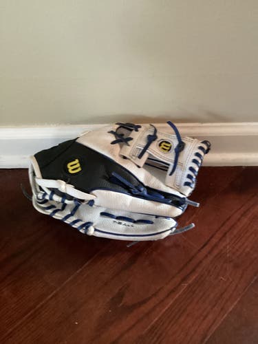 Used Wilson Right Hand Throw First Base A200 Baseball Glove 11"