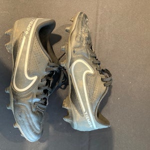 Black Used Men's 7.0 Molded Nike Cleats