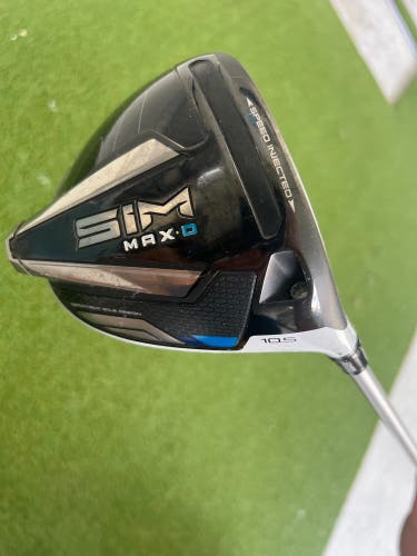 LIKE NEW Taylor made Sim Max D 10.5 RH Stiff flex
