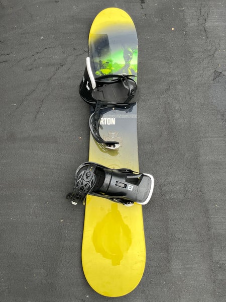 Burton Stylus snowboard and bindings. 142cm | SidelineSwap