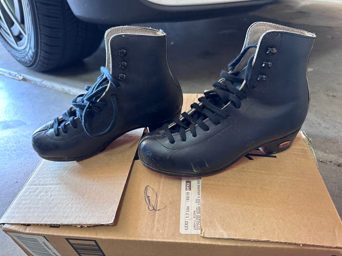 Used Riedell Size 2 Figure Skates