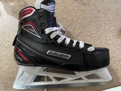 Senior Used Bauer Vapor X700 Hockey Goalie Skates Regular Width Size 9.5
