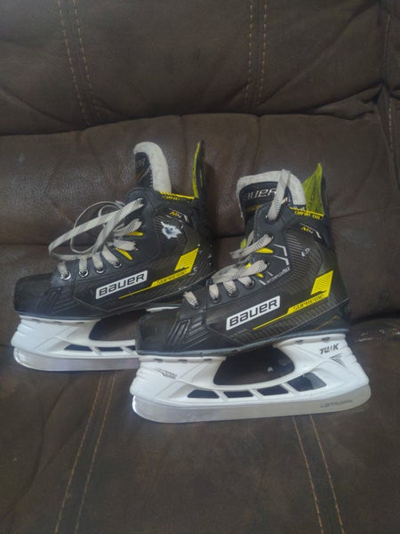 Used Bauer Supreme M4 Hockey Skates Regular Width Size 3