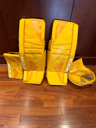 CCM Intermediate Pro Eflex 5 Goalie Full Set (with Axis Int Pro Glove)