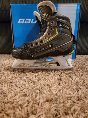 Junior Used Bauer Elite Hockey Goalie Skates Regular Width Size 3.5