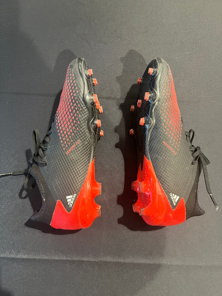 Red Used Men's 6.0 (W 7.0) Molded Adidas Predator Cleats
