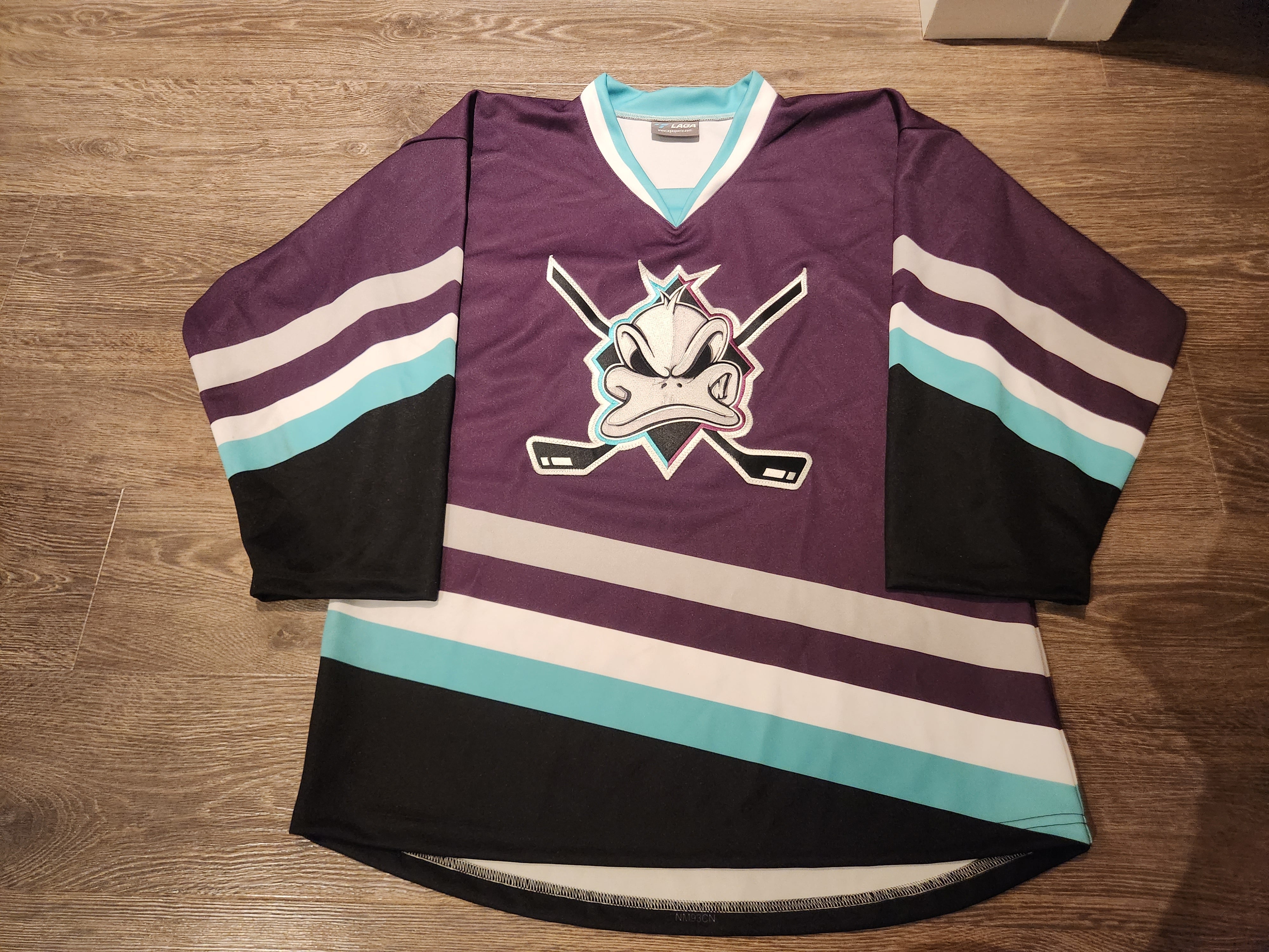 Anaheim Ducks arrive to game in Mighty Ducks jerseys to celebrate pending  release of Disney+ TV series