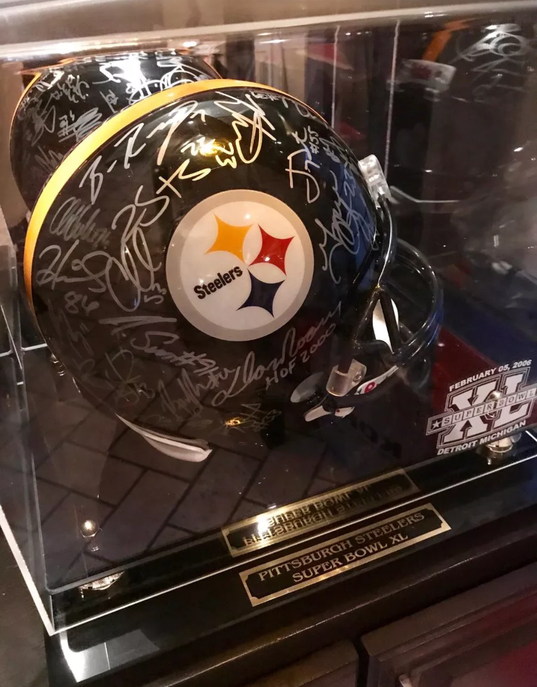 2005 Pittsburgh Steelers Super Bowl Champs Team Signed Super Bowl Helmet