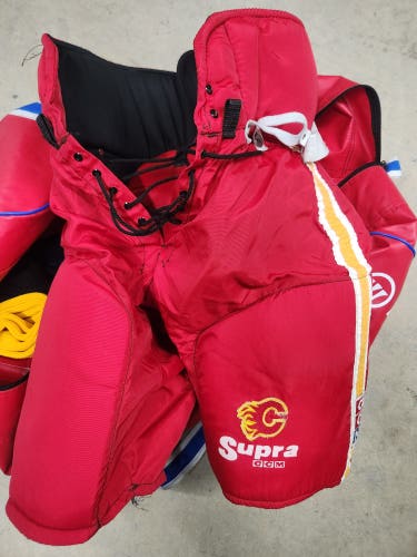 Calgary Flames CCM Supra Senior Used Medium Mhp60 Hockey Pants Pro Stock