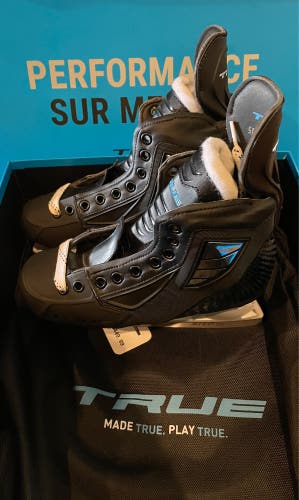 New True Stock Hockey Skates, Size 5