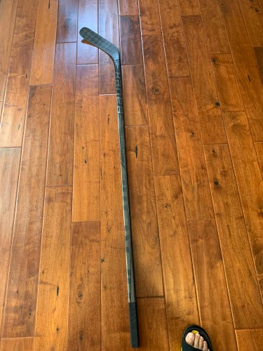 Senior Left Hand P88 Pro Stock Supreme UltraSonic Hockey Stick