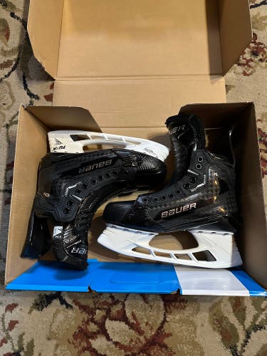Bauer Regular Width  Size 7 Supreme Mach Hockey Skates (Used For 1 Week Only!)