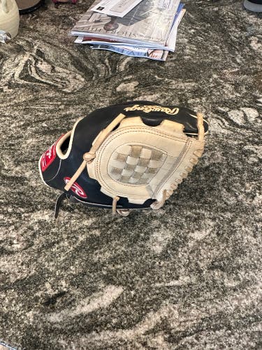 2023 Infield 10.75" Heart of the Hide Baseball Glove