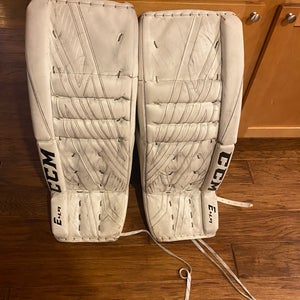 33" CCM  Extreme flex 4.9 Goalie Leg Pads