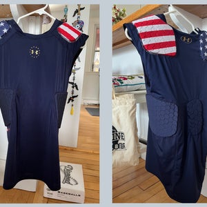 Adult XL Under Armour Heat Gear with USA pattern - Dark Navy