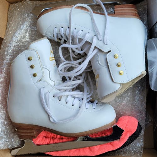 Used Jackson Elle Figure Skates Size 3