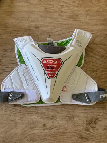 Large Maverik M5 Shoulder Pads