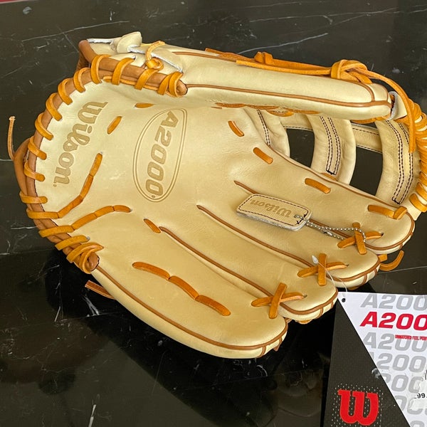 Wilson 2022 A2000 1799 12.75 Outfield Baseball Glove