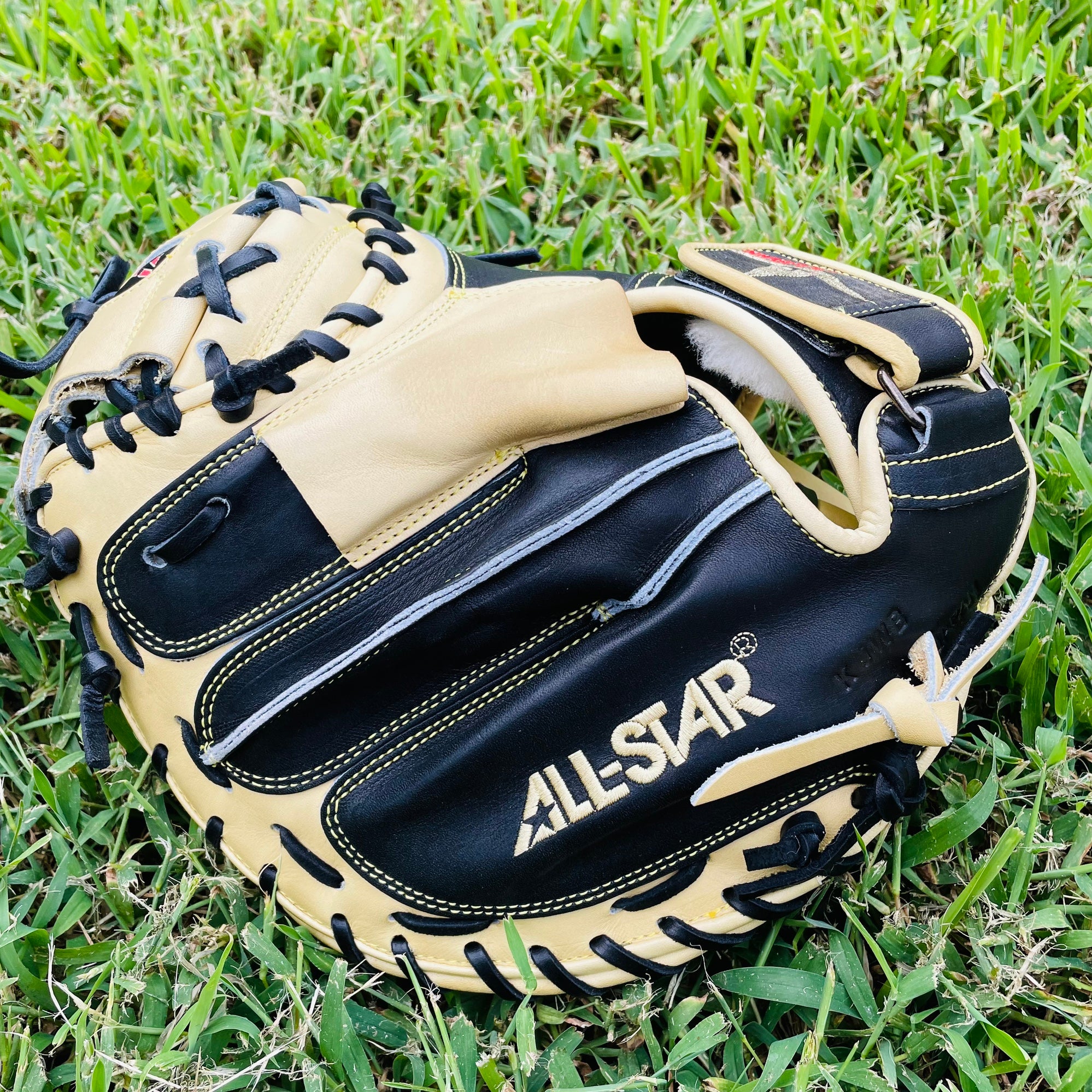 All Star Pro Elite Series 33.5 Baseball Catcher's Mitt (CM3000SB