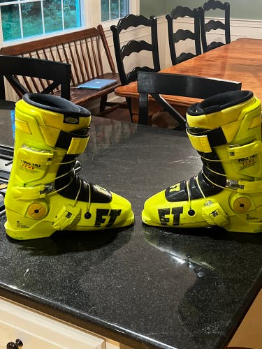 Used Park Drop Kick Ski Boots
