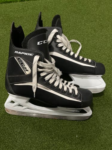 Ex. Condition!!Used CCM Regular Width Size 10 Rapide Hockey Skates