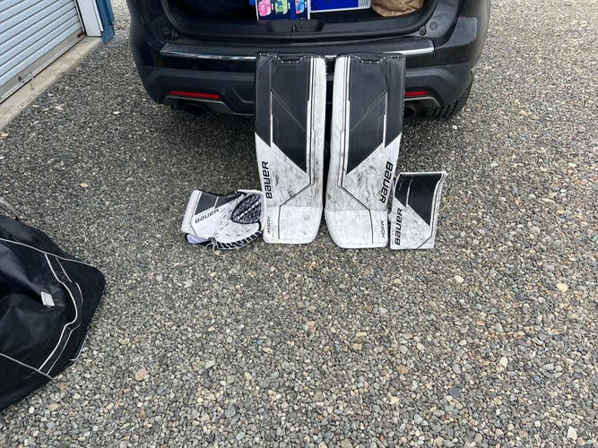Used 35" Regular  Mach Goalie Full Set