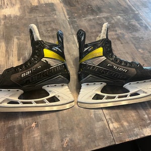 Intermediate Used Bauer Supreme 3S Hockey Skates Regular Width Size 8