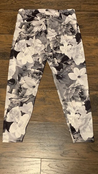 Old Navy Active Gray White Black Floral Go-Dry Elevate Leggings Women's  Size XL