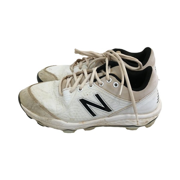 Used New Balance Senior 7 Metal Baseball & Softball / Cleats