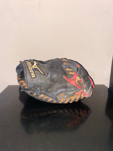 Mizuno MVP Catchers Mitt 33 Inch