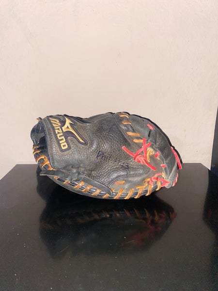 Mizuno MVP Catchers Mitt 33 Inch