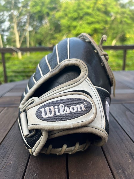 2023 A2000® 1790SS 34” Baseball Catcher's Mitt