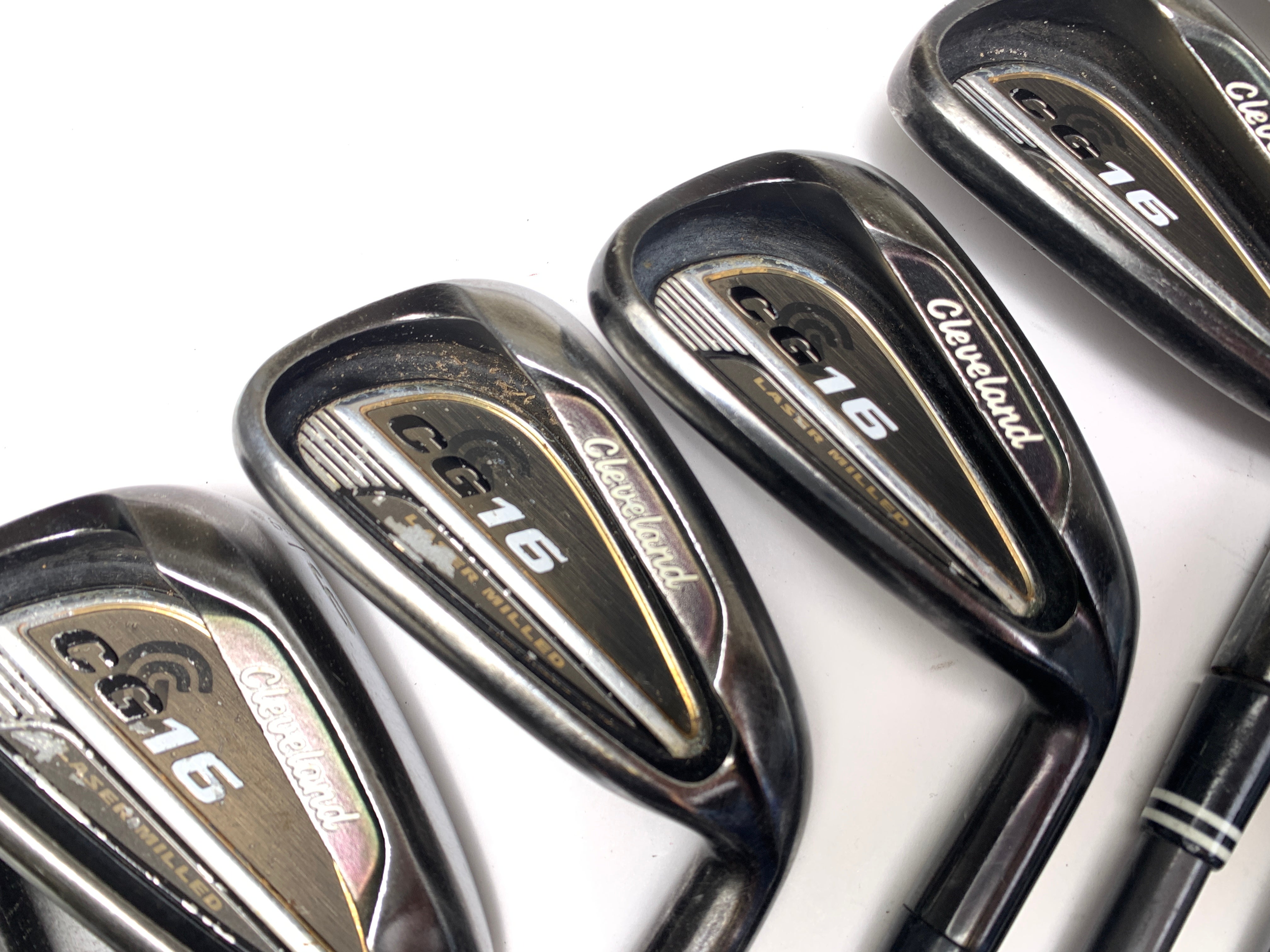 Cleveland CG16 Black Pearl Iron Set 4-PW ActionLite Stiff Graphite