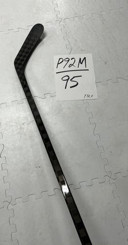 Senior(1x)Right P92M 95 Flex PROBLACKSTOCK Pro Black Out Unbranded Nexus Pro Stock Hockey Sticks