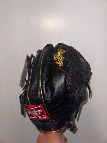 New 2022 Pitcher's 11.75" Heart of the Hide Baseball Glove